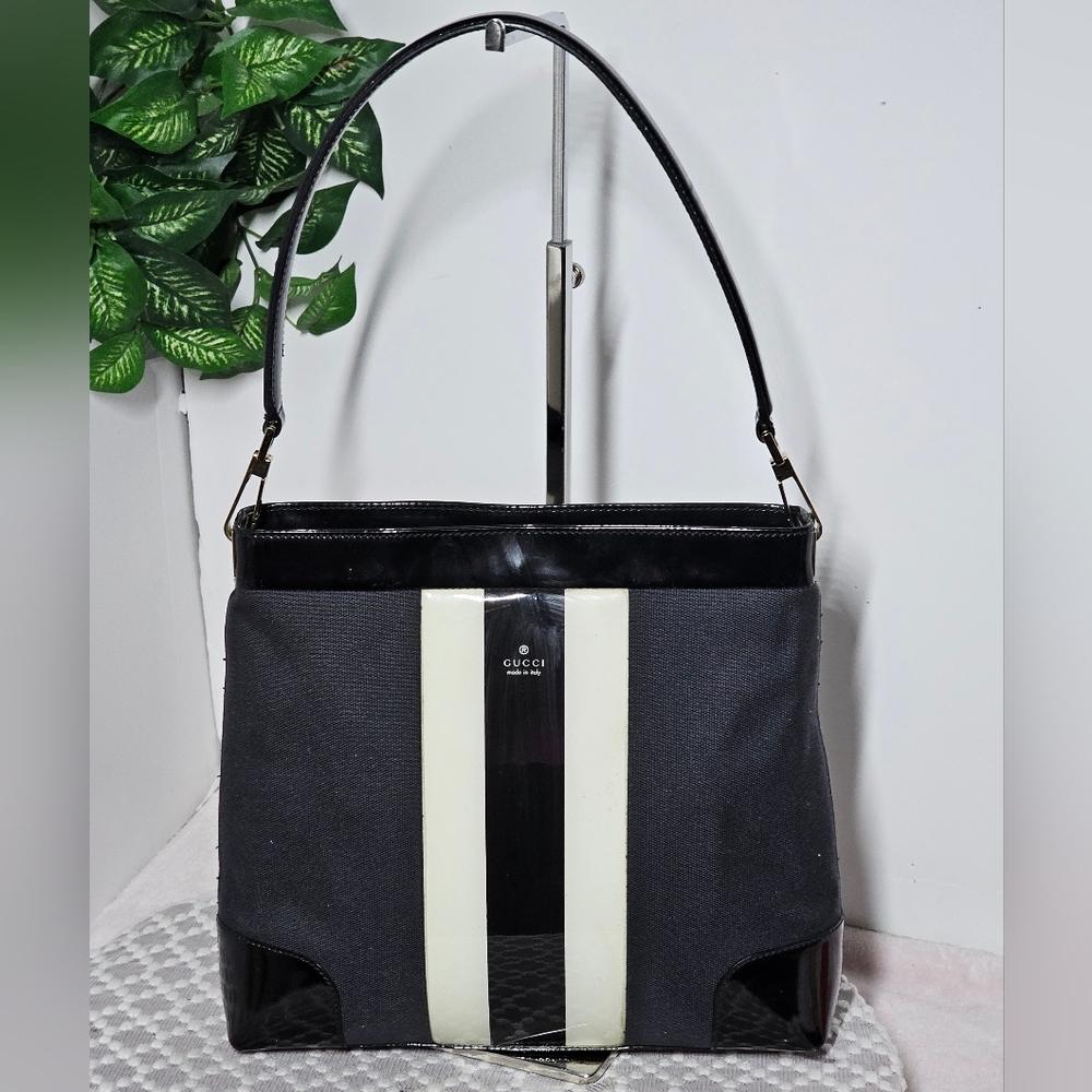 Gucci Canvas Patent Shoulder bag